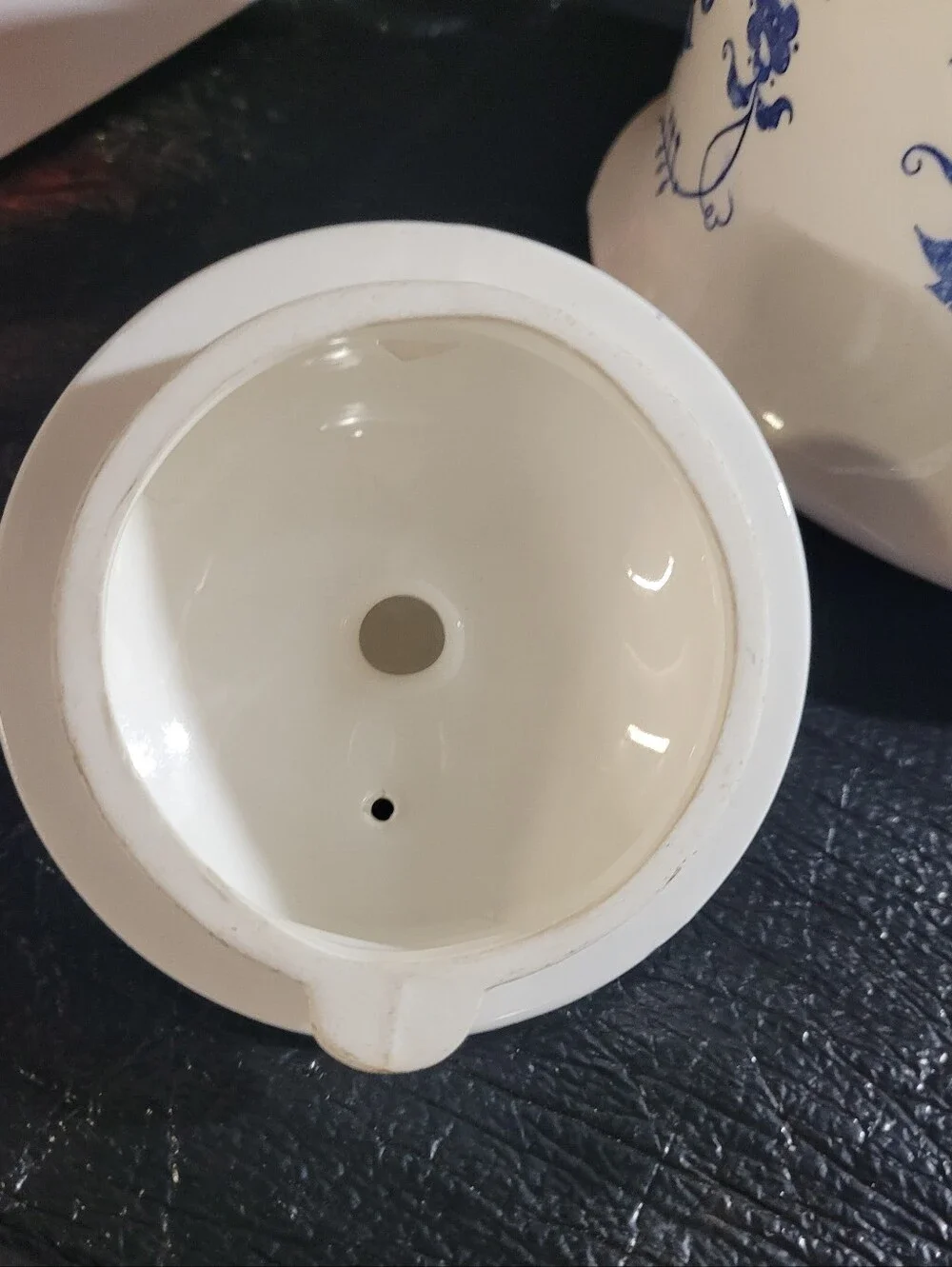 Blue and White Floral Porcelain Enamelware Style With Wire Handle Teapot (113)